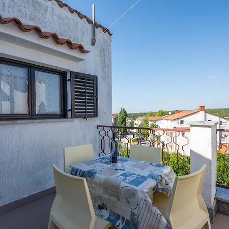 Apartments Villa Falcon Funtana Exteriér fotografie