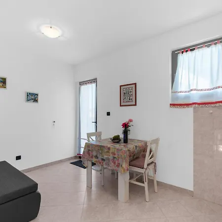 Apartments Villa Falcon Funtana Exteriér fotografie