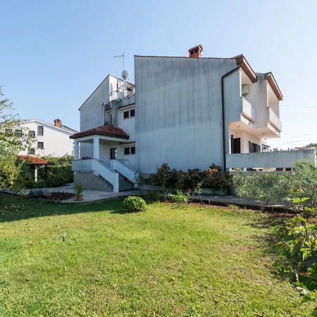 Apartments Villa Falcon Funtana Exteriér fotografie