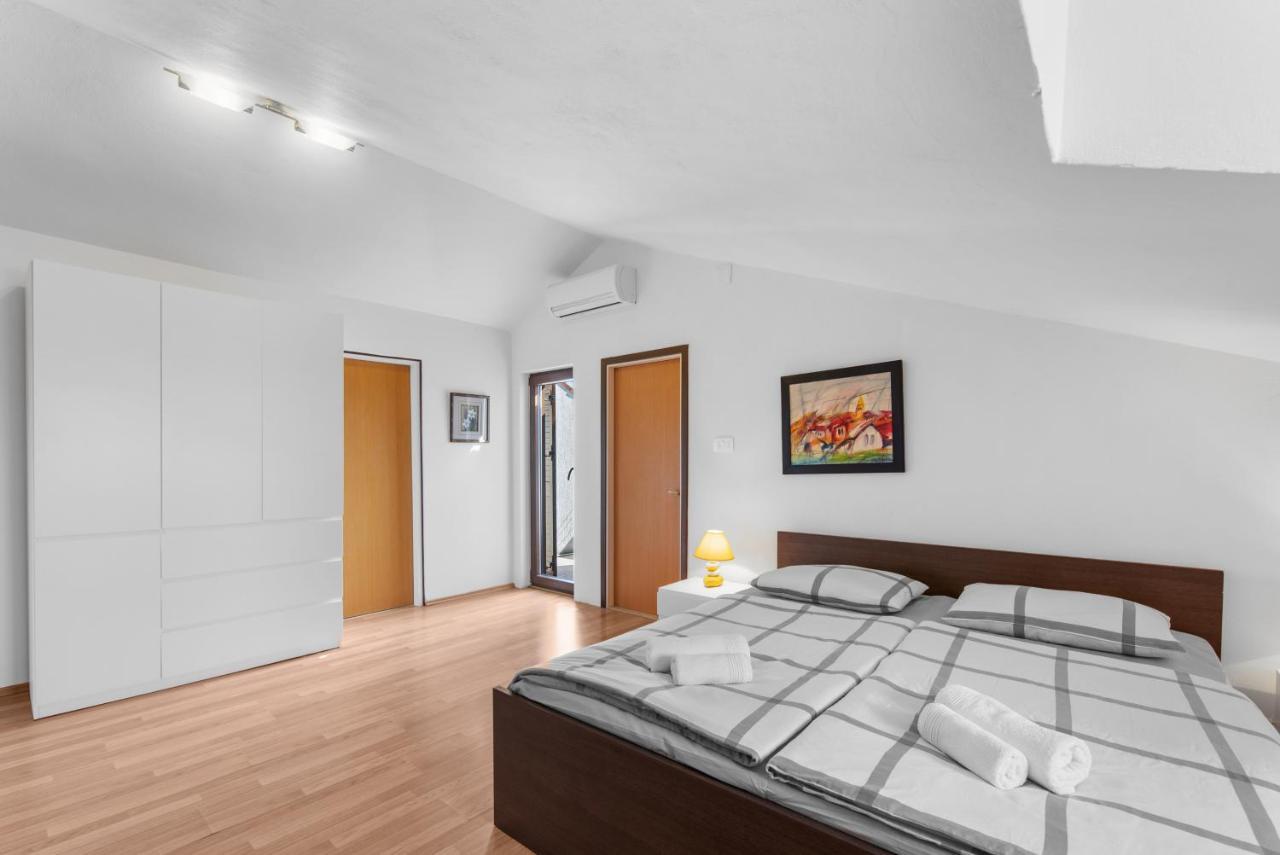 Falcon Apartment Funtana